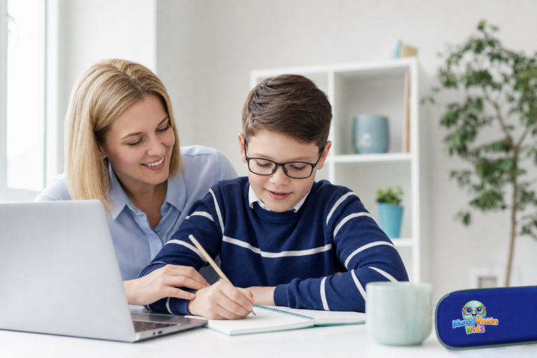 Tratamiento de miopía en niños: Lentes Stellest y terapias